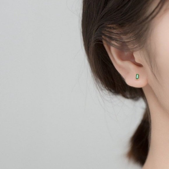 Small Emerald 925 Gold Studs Earrings - EOS002 Gold - Picture 2 of 11